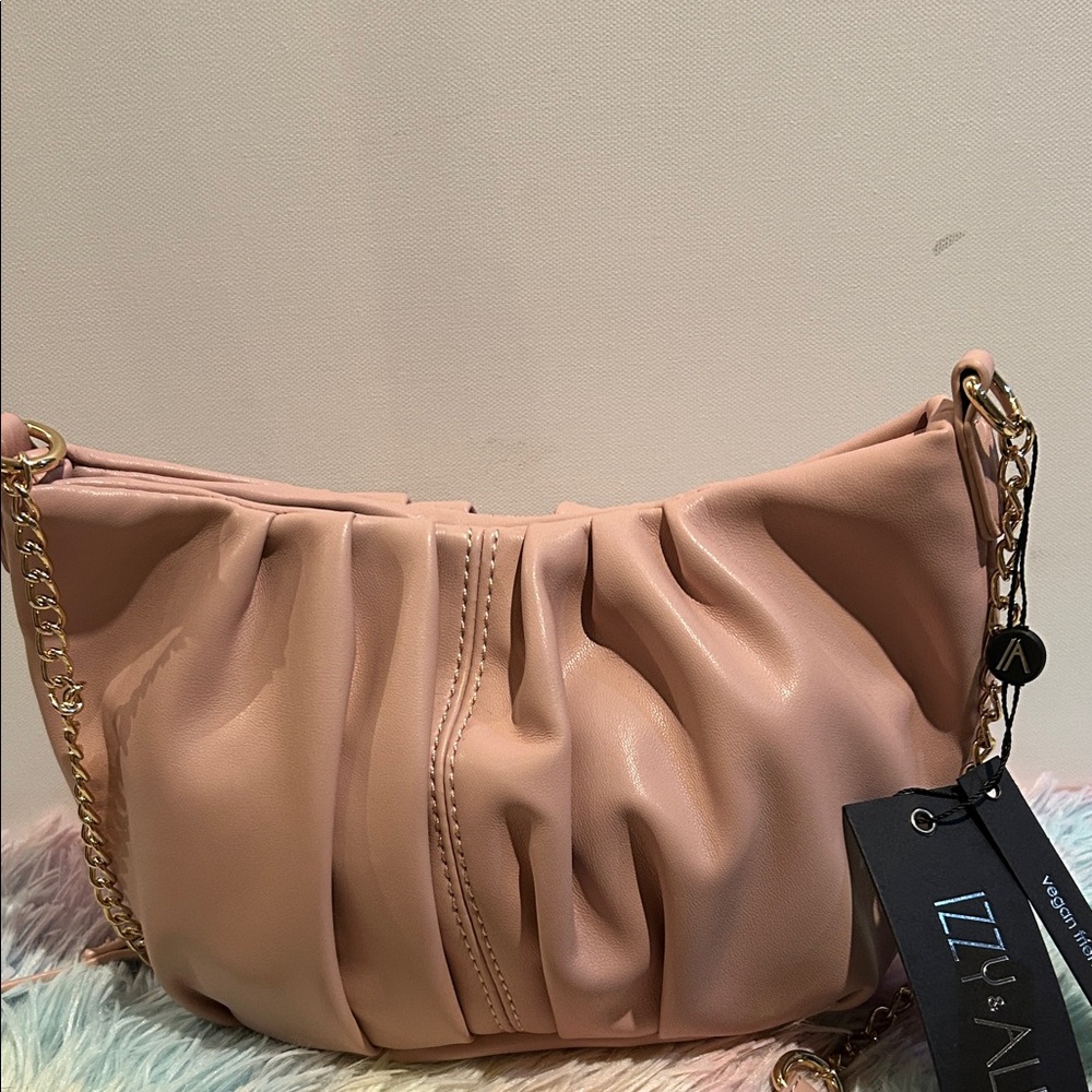 Izzy & Ali Pink bag with Chain Strap Crossbody with Beauty - Picture 5 of 11